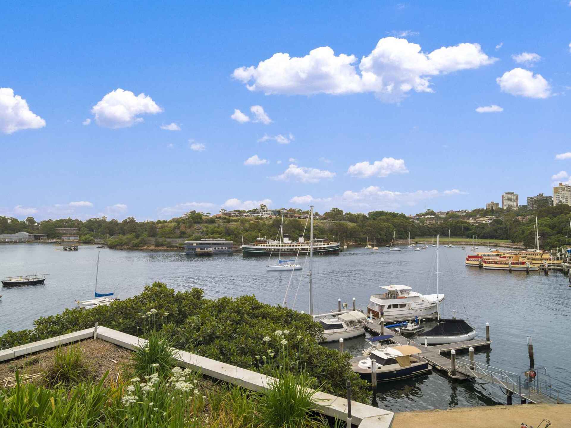 19/8 Munro Street McMahons Point