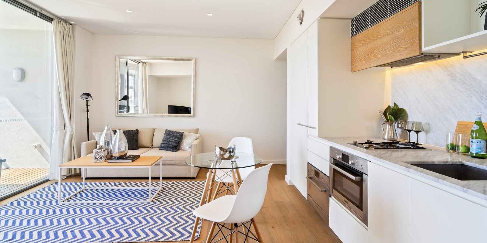 R1303/200-220 Pacific Highway Crows Nest