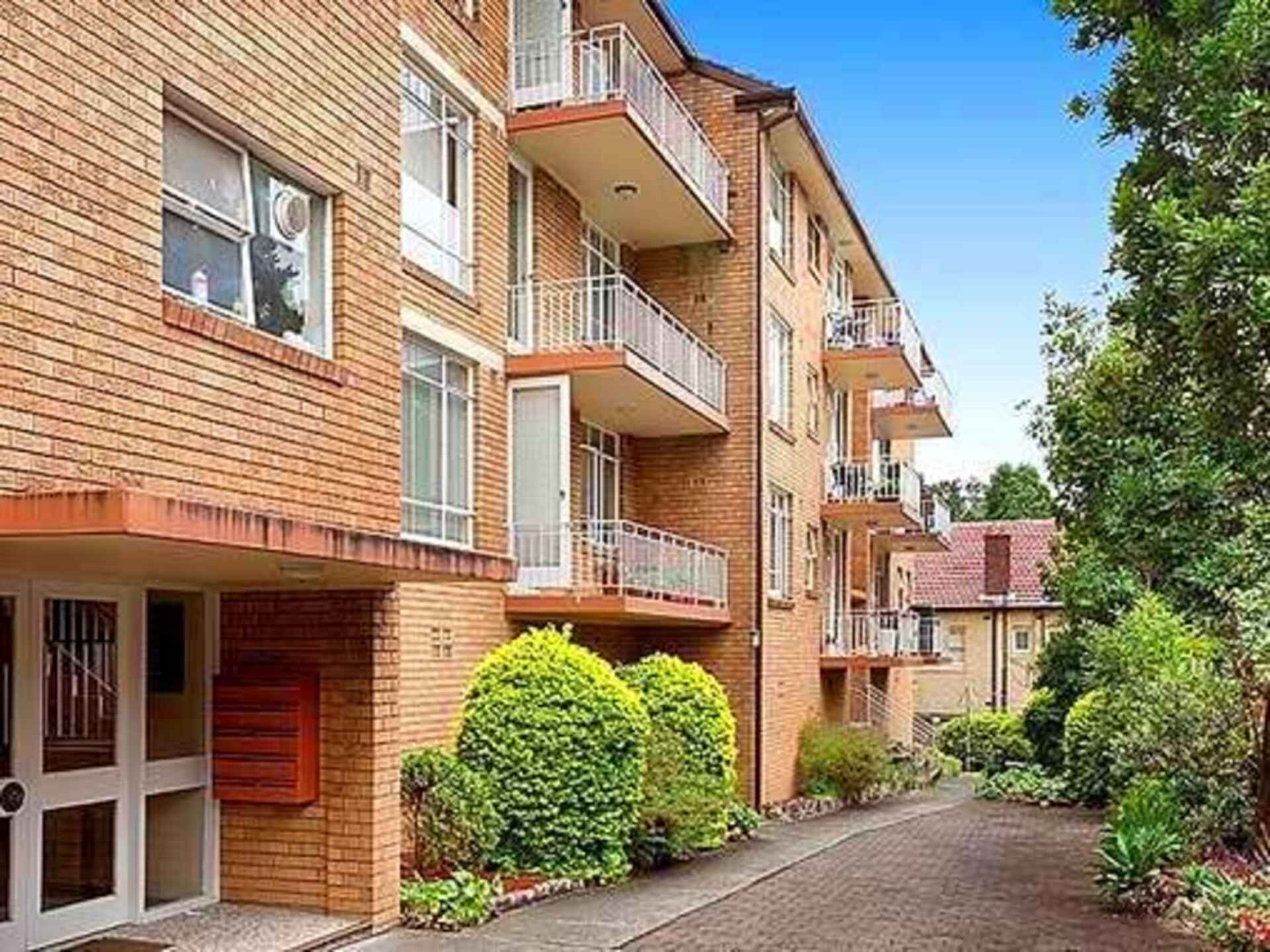 16/170 Falcon Street Crows Nest