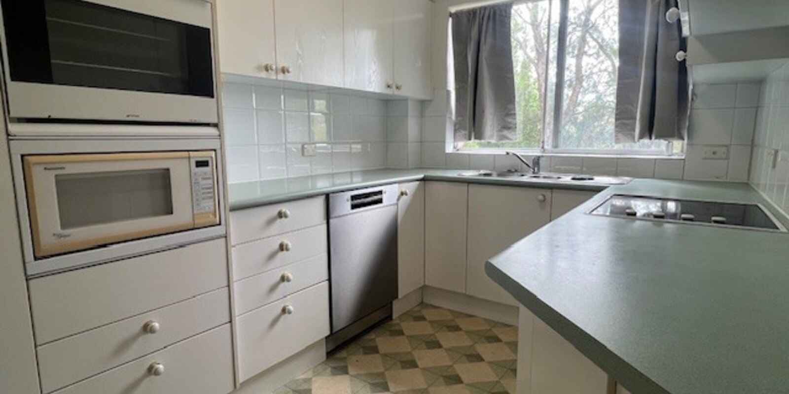 19/249 Ernest Street Crows Nest