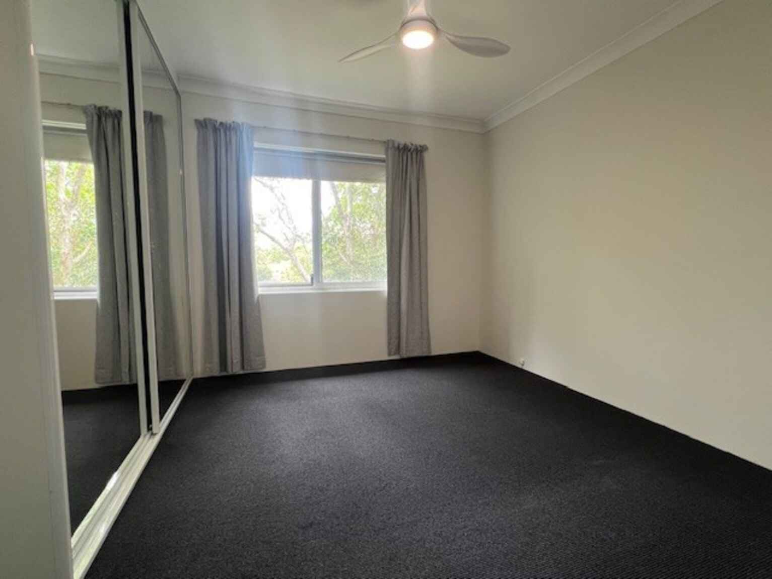 19/249 Ernest Street Crows Nest